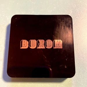 Buxom blush in Seduction